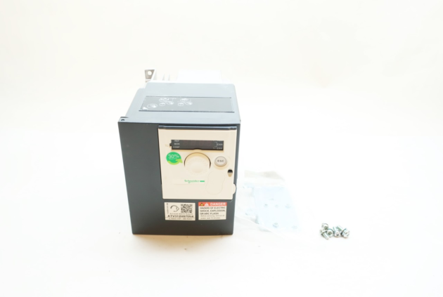 Schneider TWDNOZ485T Optional Serial Interface Module for Industrial Control Solutions - Image 2