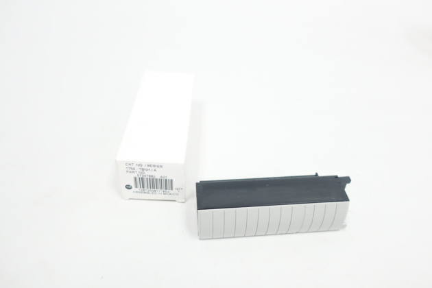 GE PanelView 1000 Color TFT Active Matrix Terminal 2711-T10C10/F - Image 2
