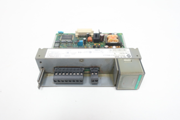 AB 1746-OB8 - High-Power PLC Output Module for Industrial Automation - Image 2